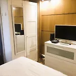 Cosy Parisien La Casita -rue St Charles - Near Beaugrenelle -tour Eiffel-ecole Cordon Bleu -parc Exposition 75015 Bel Emplacement !! Daire Paris