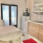 Cosy Parisien La Casita -rue St Charles - Near Beaugrenelle -tour Eiffel-ecole Cordon Bleu -parc Exposition 75015 Bel Emplacement !! Paris