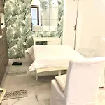 Cosy Parisien La Casita -rue St Charles - Near Beaugrenelle -tour Eiffel-ecole Cordon Bleu -parc Exposition 75015 Bel Emplacement !!
