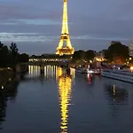 Cosy Parisien La Casita -rue St Charles - Near Beaugrenelle -tour Eiffel-ecole Cordon Bleu -parc Exposition 75015 Bel Emplacement !! Daire Paris
