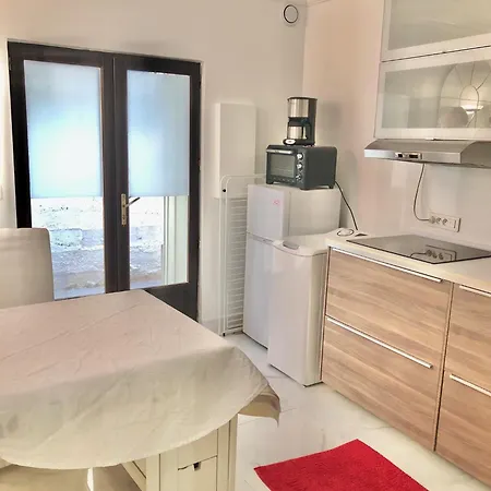 Cosy Parisien -rue St Charles - Near Beaugrenelle -tour Eiffel-ecole Cordon Bleu 75015 Bel Emplacement !! Parijs