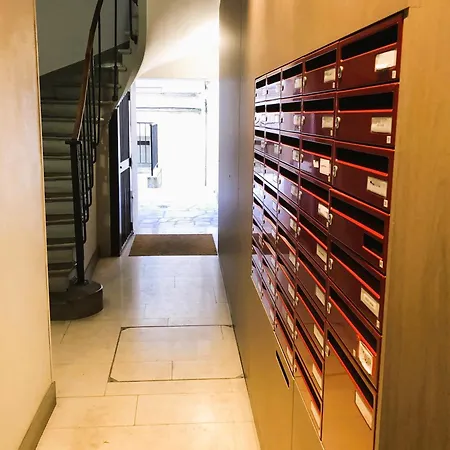 Cosy Parisien -rue St Charles - Near Beaugrenelle -tour Eiffel-ecole Cordon Bleu 75015 Bel Emplacement !!