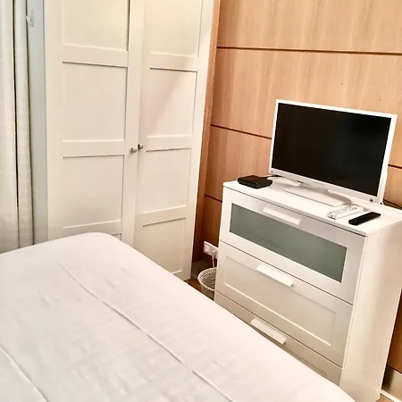 Cosy Parisien -rue St Charles - Near Beaugrenelle -tour Eiffel-ecole Cordon Bleu 75015 Bel Emplacement !!