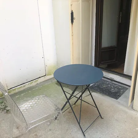 Cosy Parisien -rue St Charles - Near Beaugrenelle -tour Eiffel-ecole Cordon Bleu 75015 Bel Emplacement !! Appartement Parijs