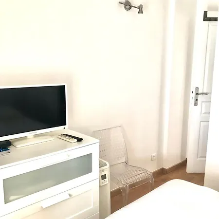 Cosy Parisien -rue St Charles - Near Beaugrenelle -tour Eiffel-ecole Cordon Bleu 75015 Bel Emplacement !! Parijs
